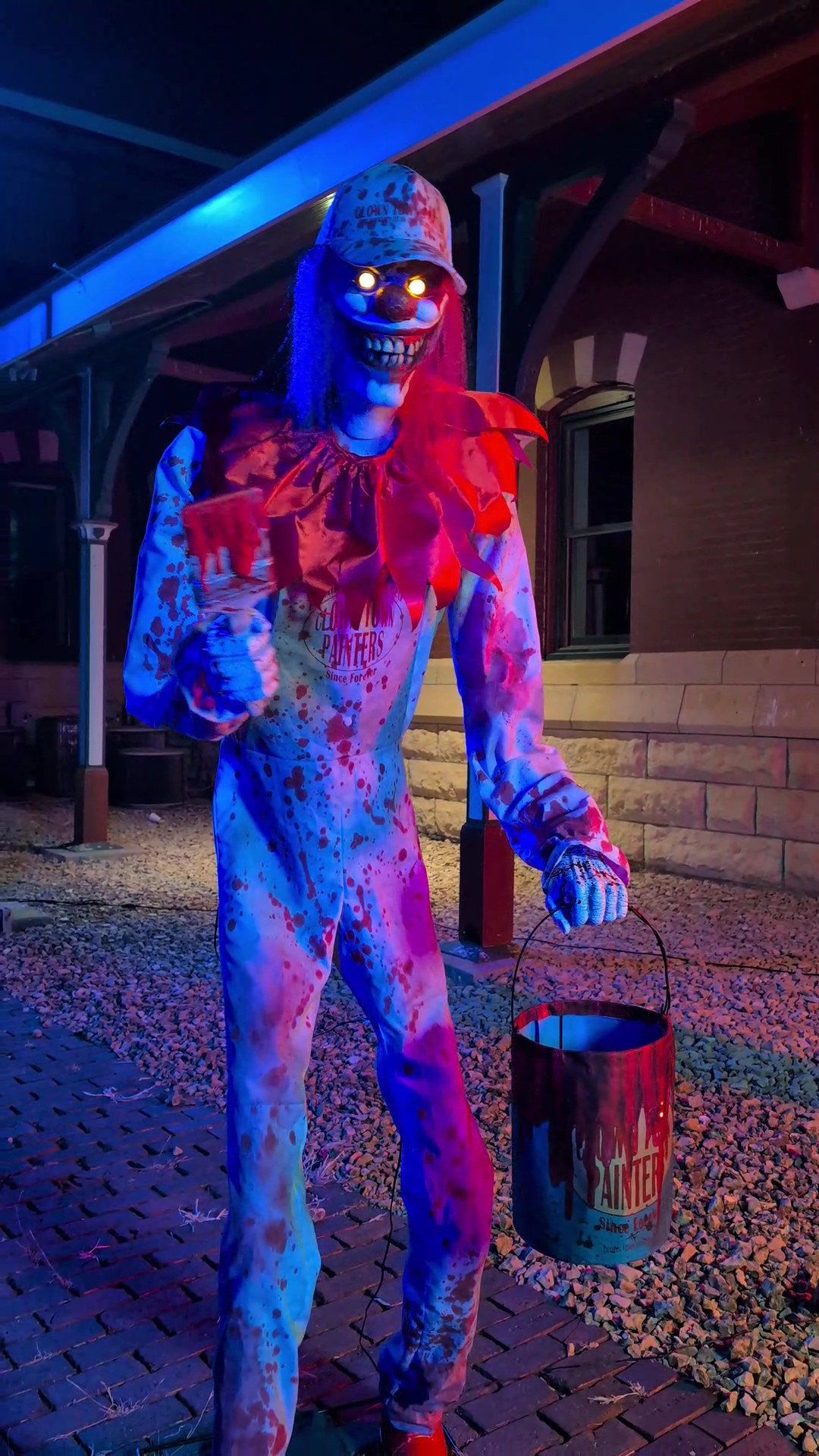 Paint your haunt in blood-curdling horror with exclusive 7FT Animated Arty the Clown Halloween Decoration! This evil artist animatronic swings his brush and paint can as he delivers a truly twisted performance.